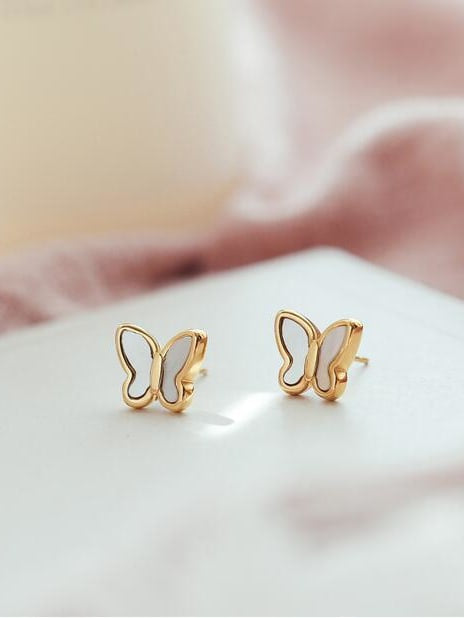 “Ada Butterfly Pearl Oyster” Gold Earrings