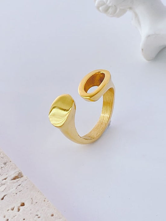 “Lydia” Gold Oval Ring