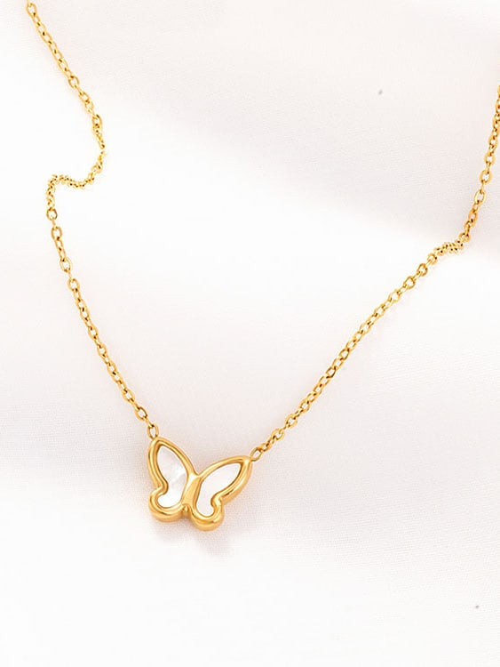 “Ada Butterfly” Pearl Oyster Necklace Gold