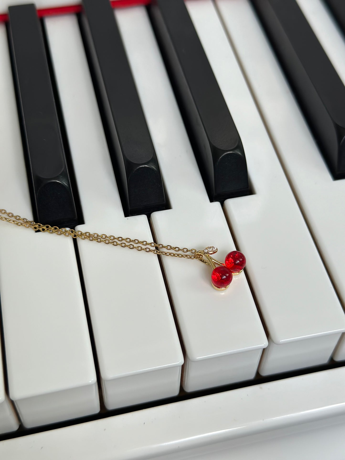 “Cherry” Crystals Necklace Gold