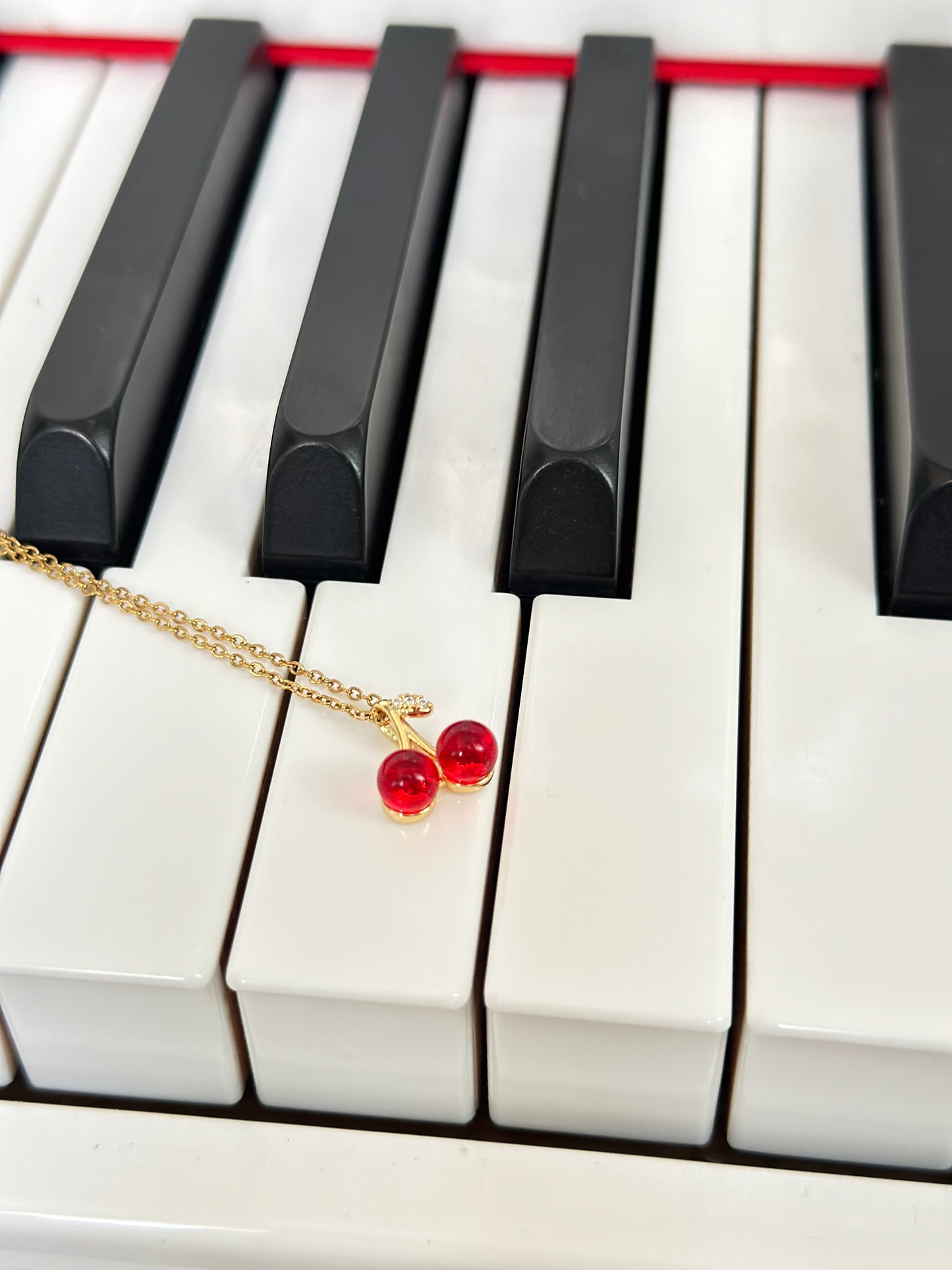 “Cherry” Crystals Necklace Gold