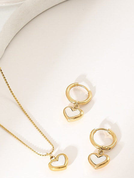 “Zabdi” Necklace, Earrings & Bracelet Heart with Oyster Pearl Gold