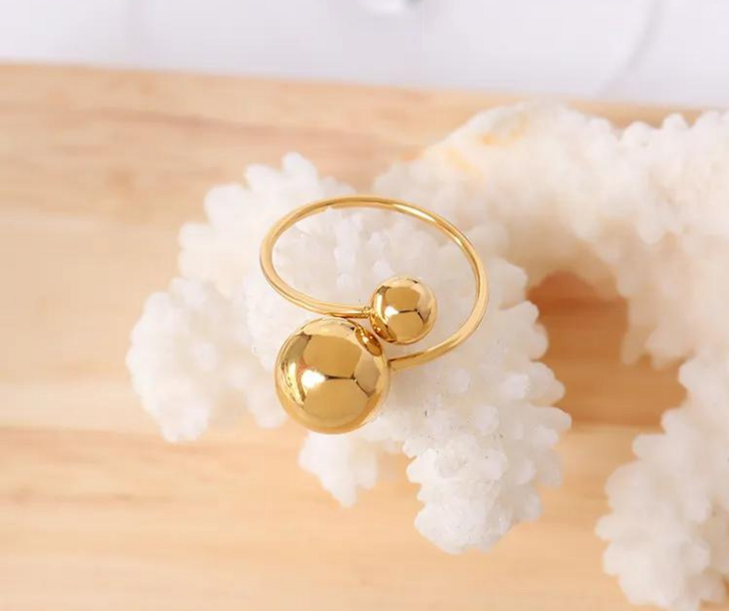 “Lida” Sphere Collection Ring Gold