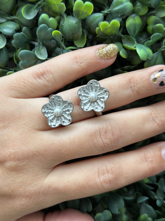 Beautiful Flower Pearl Silver Adjustable