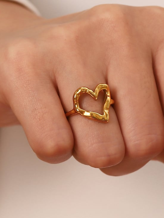 “Agar” Heart Ring Gold