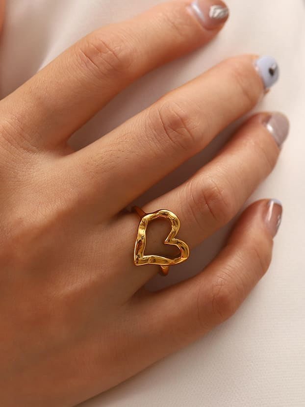 “Agar” Heart Ring Gold