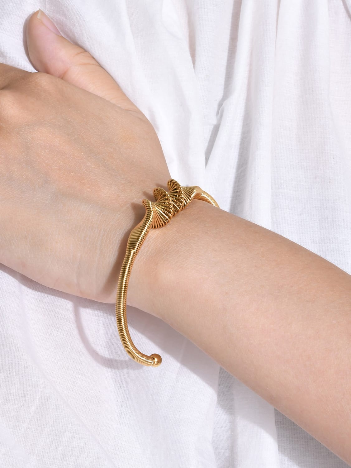 “Adrianna” Bangle Gold