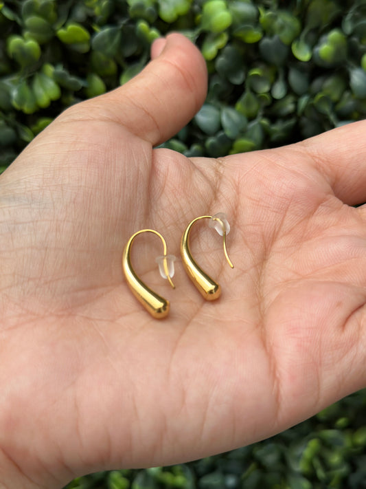 “Samie” Drop Gold Earrings