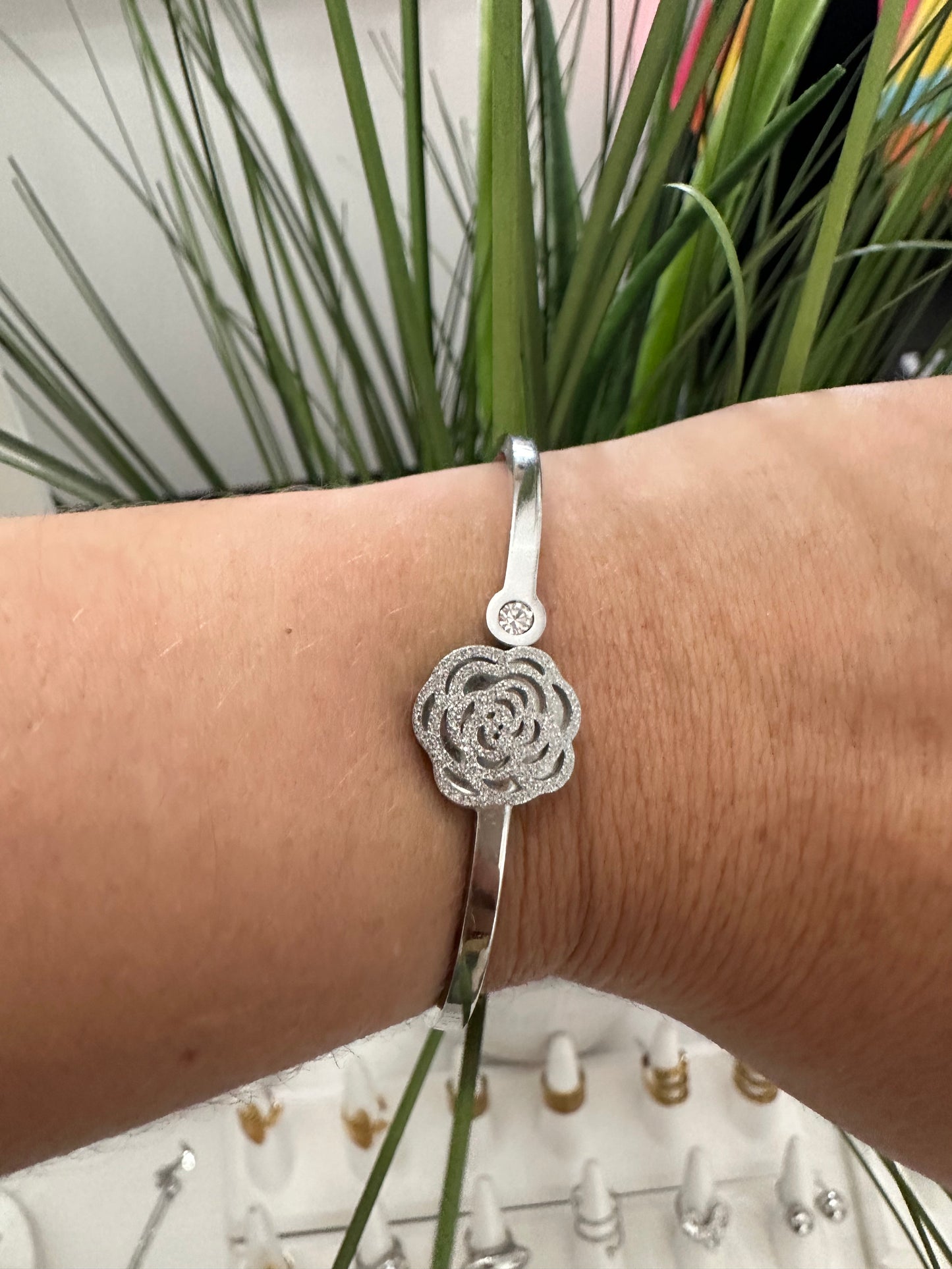 “Anastacia” Bangle Flower