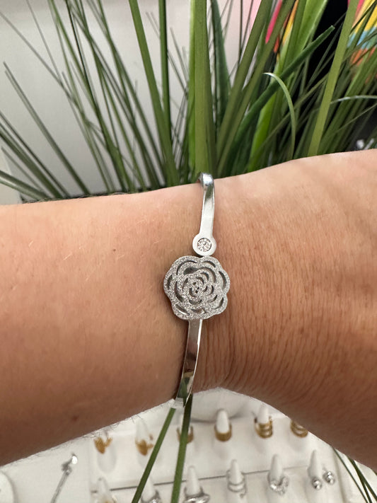 “Anastacia” Bangle Flower